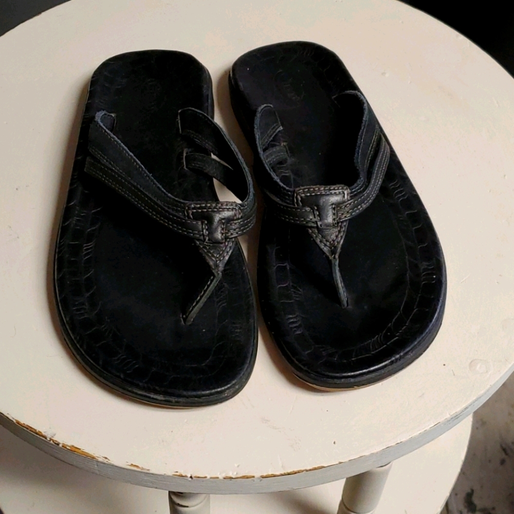 Chaco Black Sandals Size 7 EUC